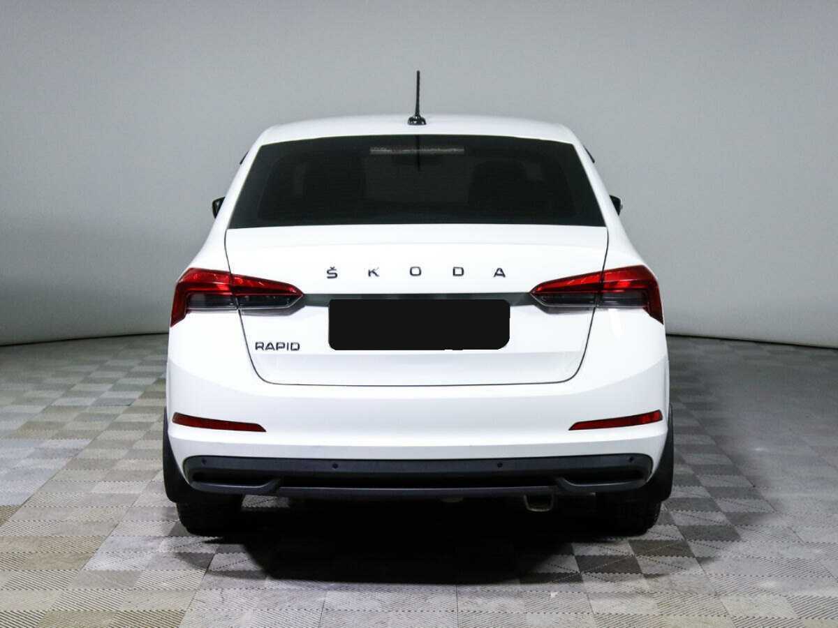 Skoda Rapid с пробегом — 2021 год. Фото: #4