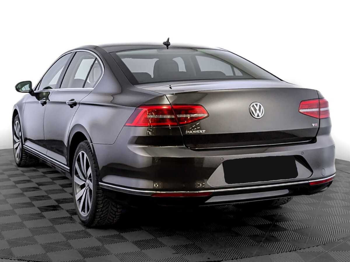 Volkswagen Passat с пробегом — 2017 год. Фото: #6