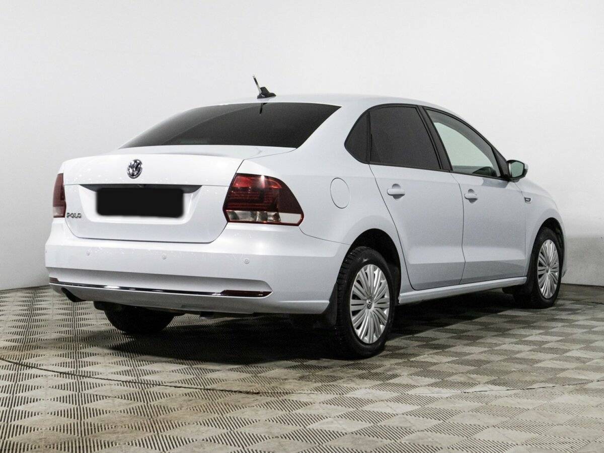 Volkswagen Polo с пробегом — 2018 год. Фото: #4