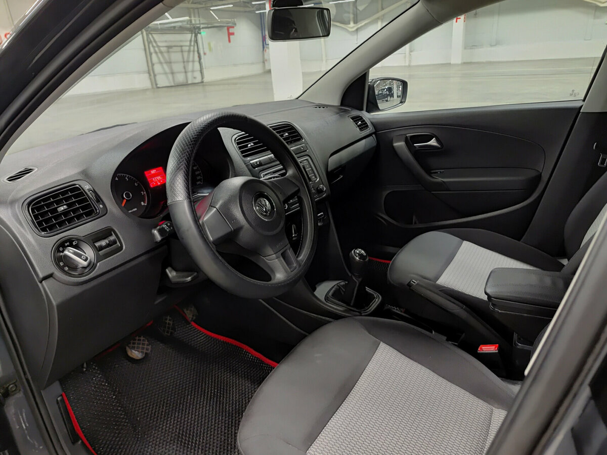 Volkswagen Polo с пробегом — 2014 год. Фото: #15