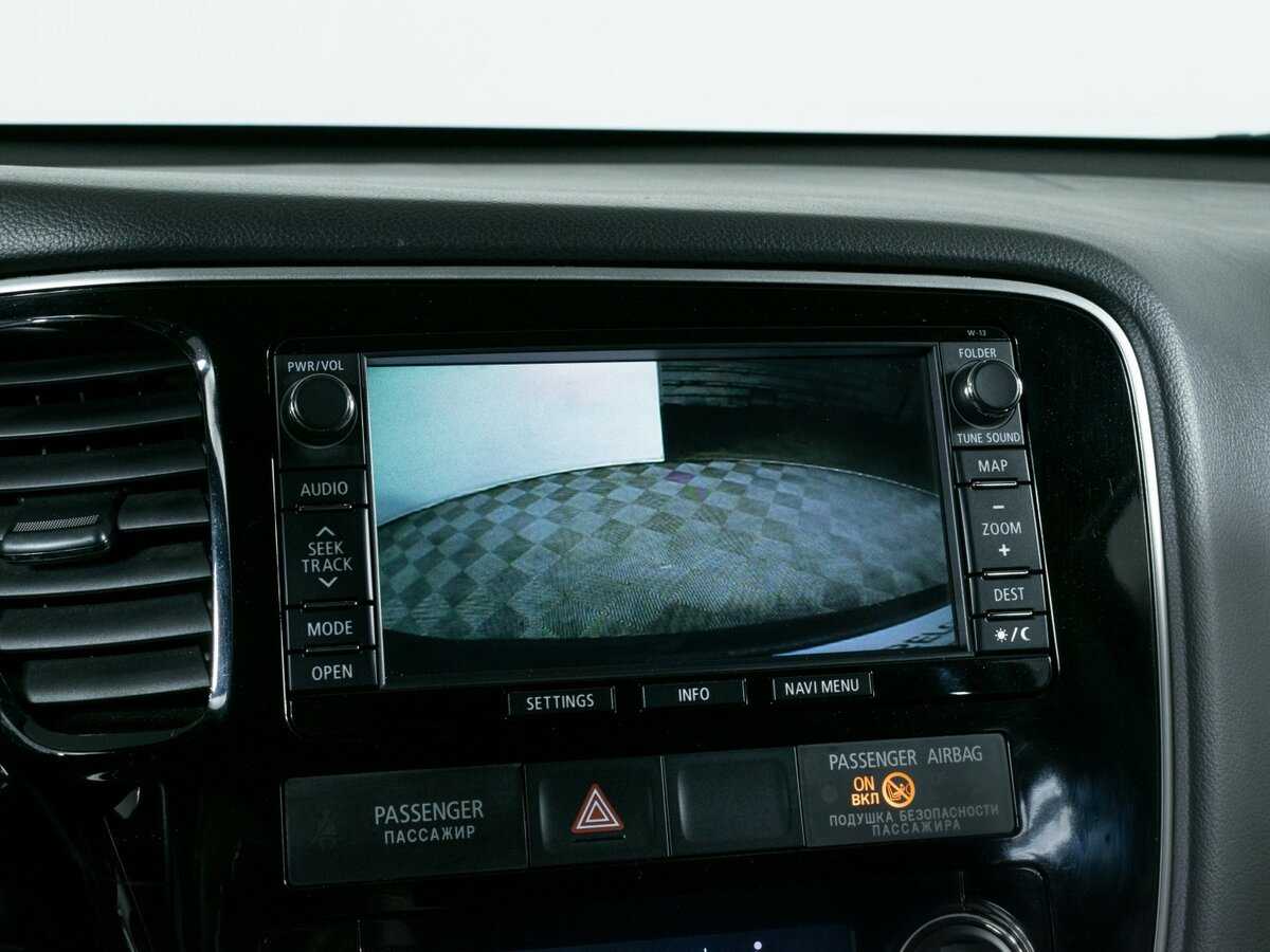 Mitsubishi Outlander с пробегом — 2015 год. Фото: #15