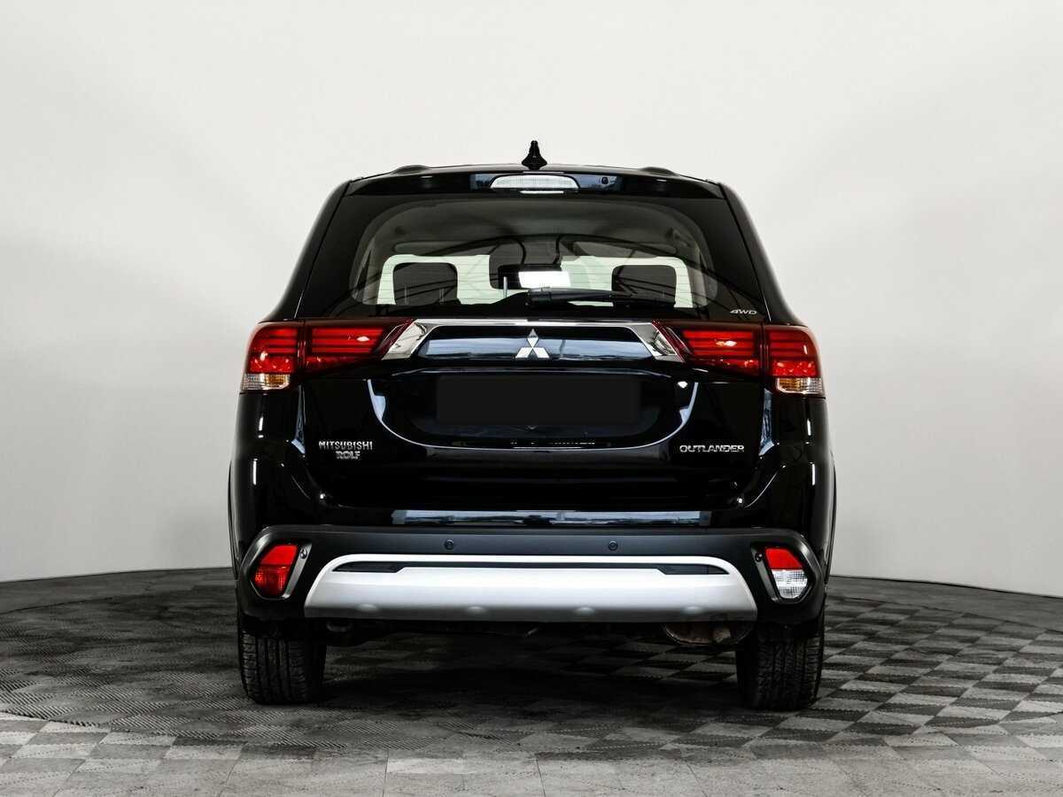 Mitsubishi Outlander с пробегом — 2018 год. Фото: #4