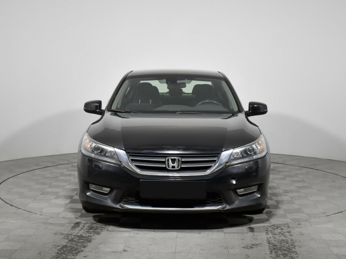 Honda Accord с пробегом — 2013 год. Фото: #1