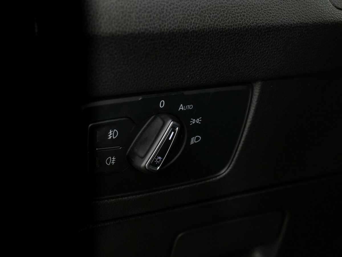 Volkswagen Passat с пробегом — 2018 год. Фото: #13