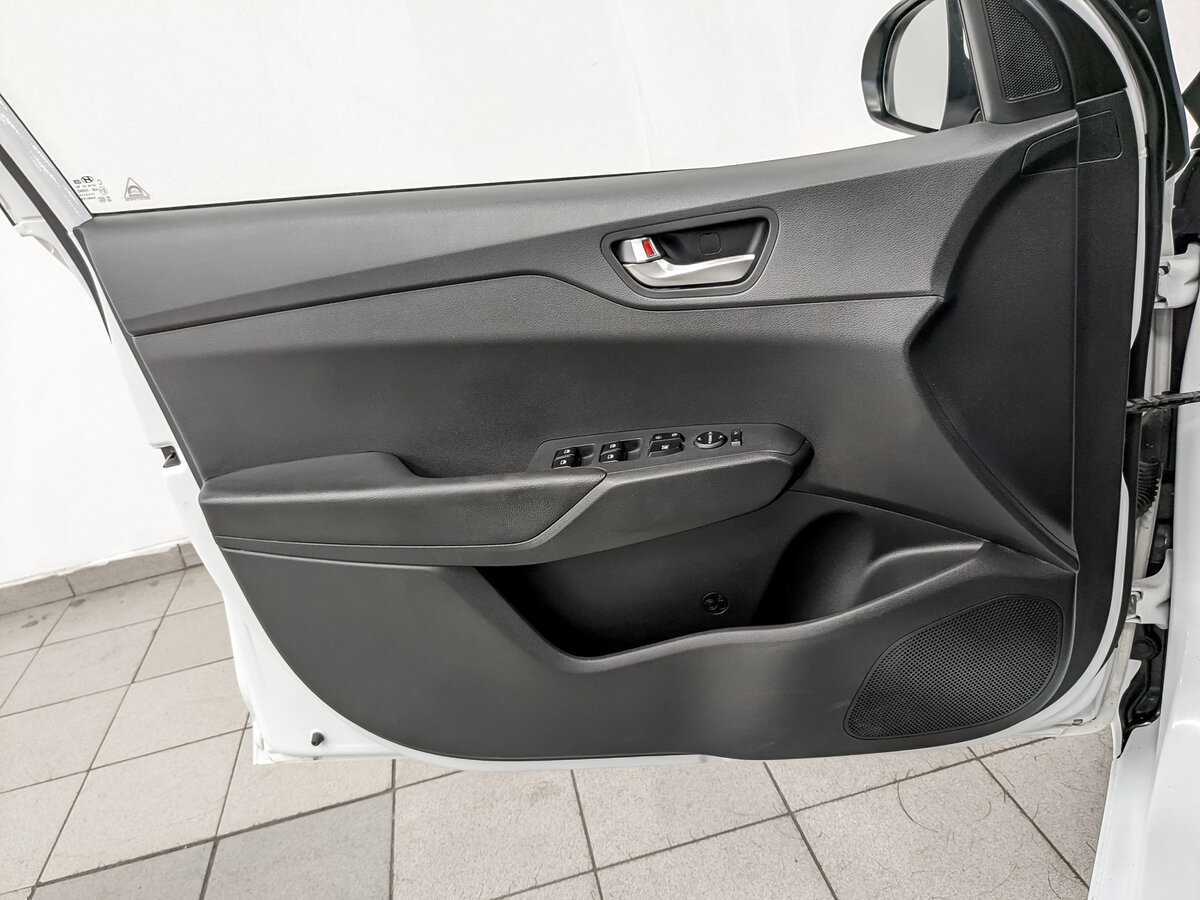 Hyundai Solaris с пробегом — 2020 год. Фото: #18