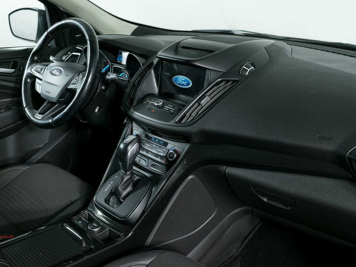 Ford Kuga с пробегом — 2017 год. Фото: #10