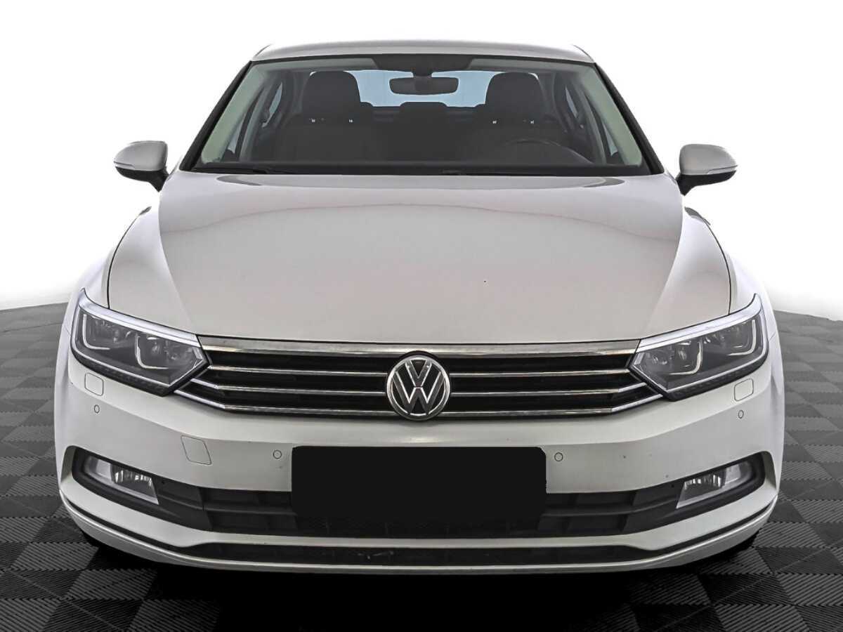 Volkswagen Passat с пробегом — 2016 год. Фото: #1