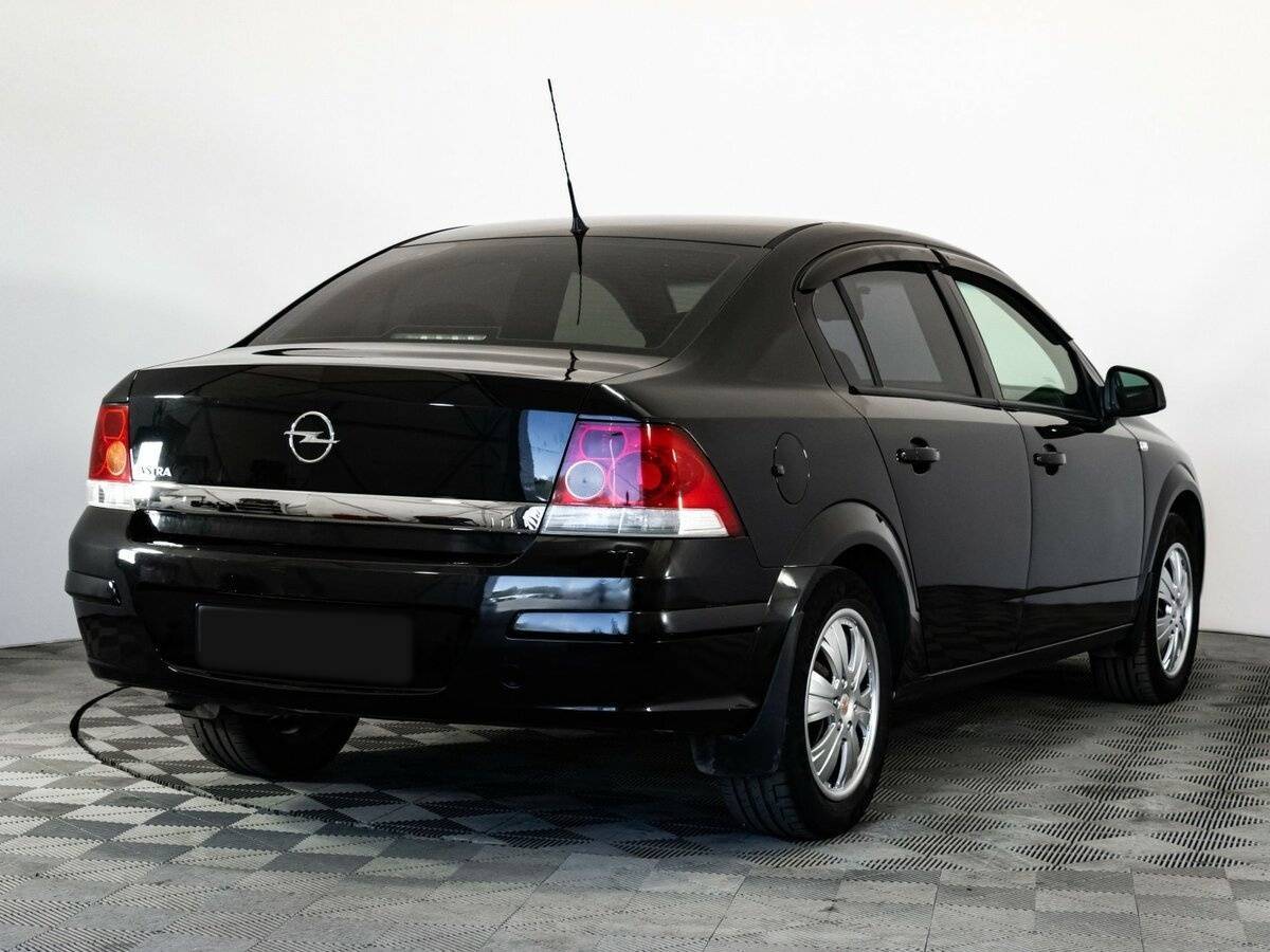 Opel Astra с пробегом — 2014 год. Фото: #4