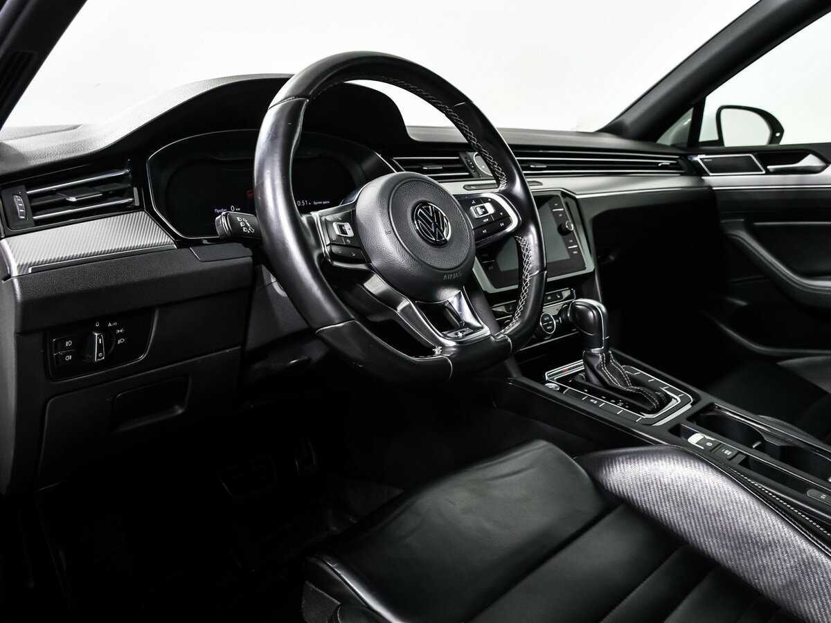 Volkswagen Passat с пробегом — 2019 год. Фото: #11