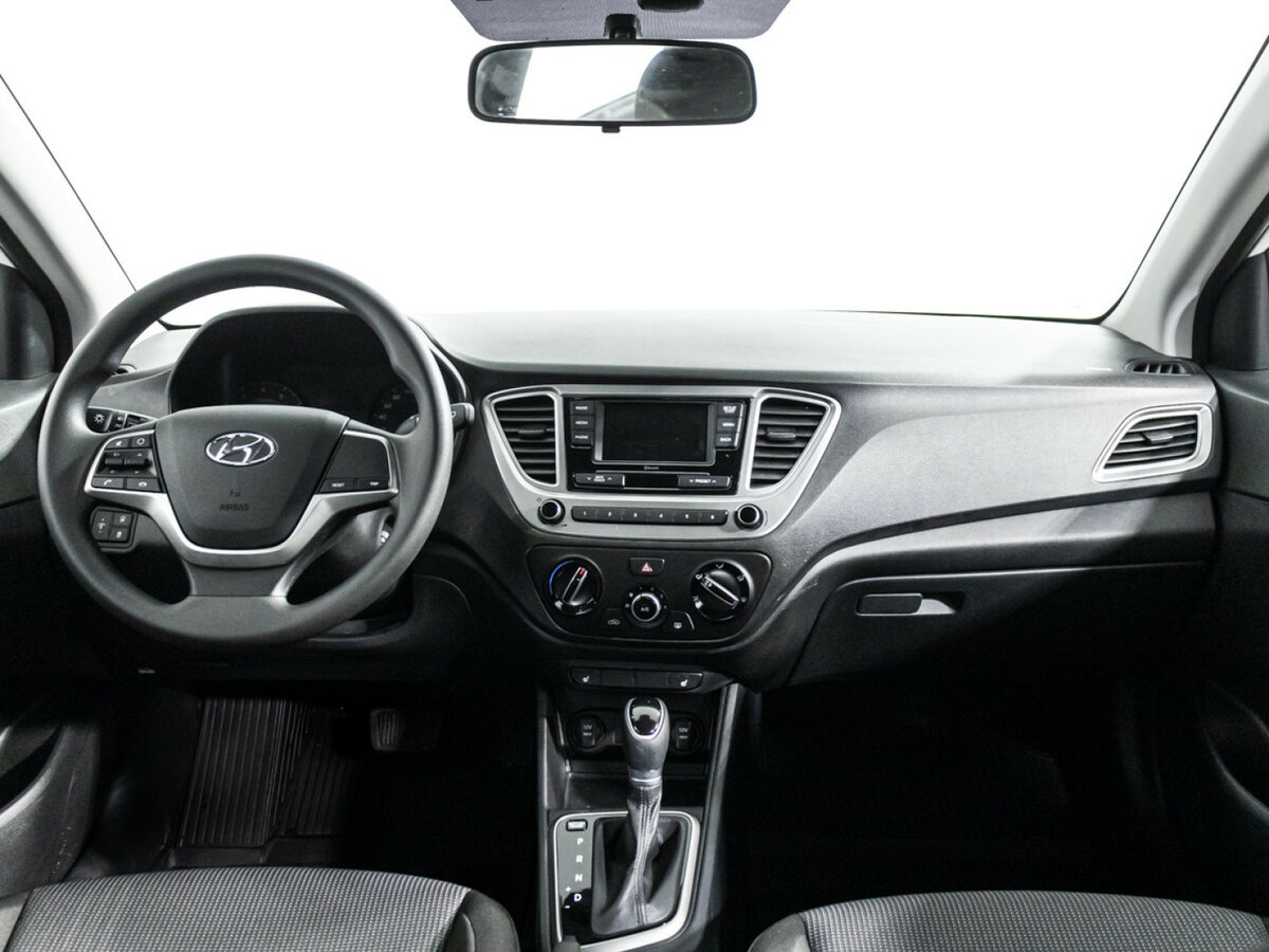 Hyundai Solaris с пробегом — 2022 год. Фото: #10