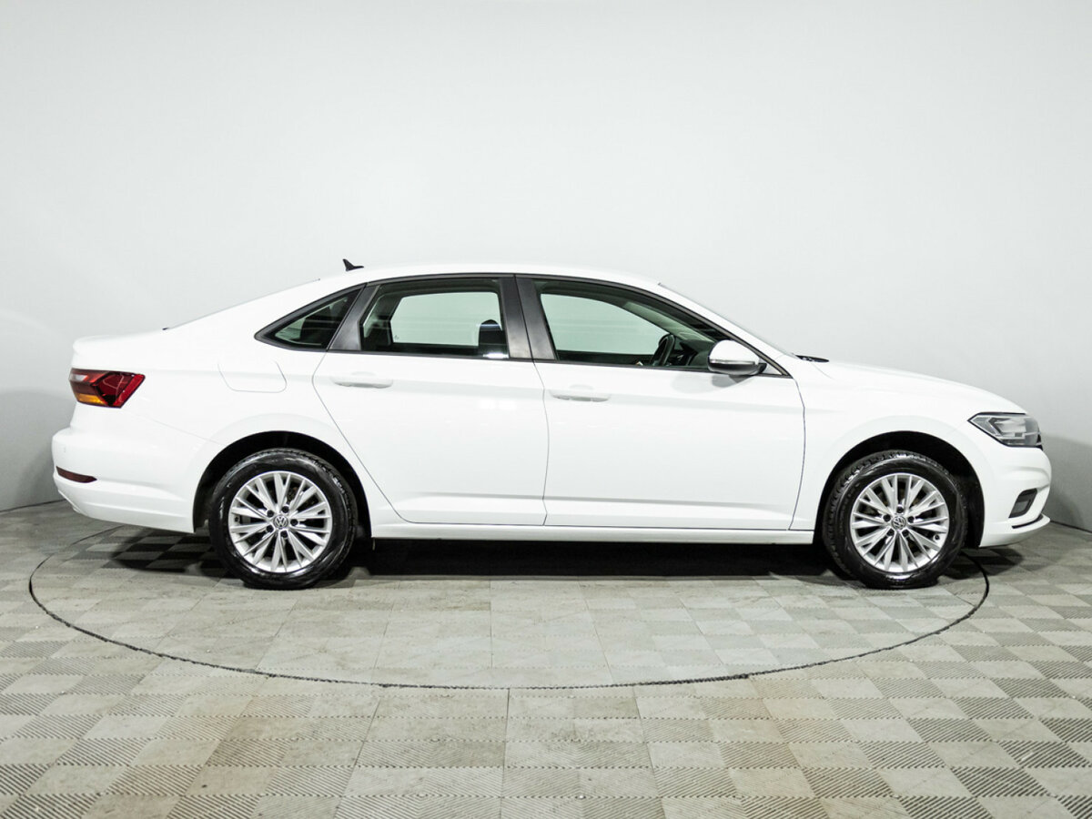 Volkswagen Jetta с пробегом — 2020 год. Фото: #3