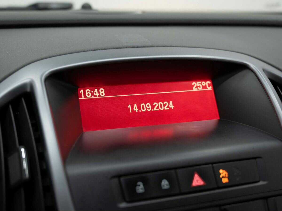 Opel Astra с пробегом — 2013 год. Фото: #15