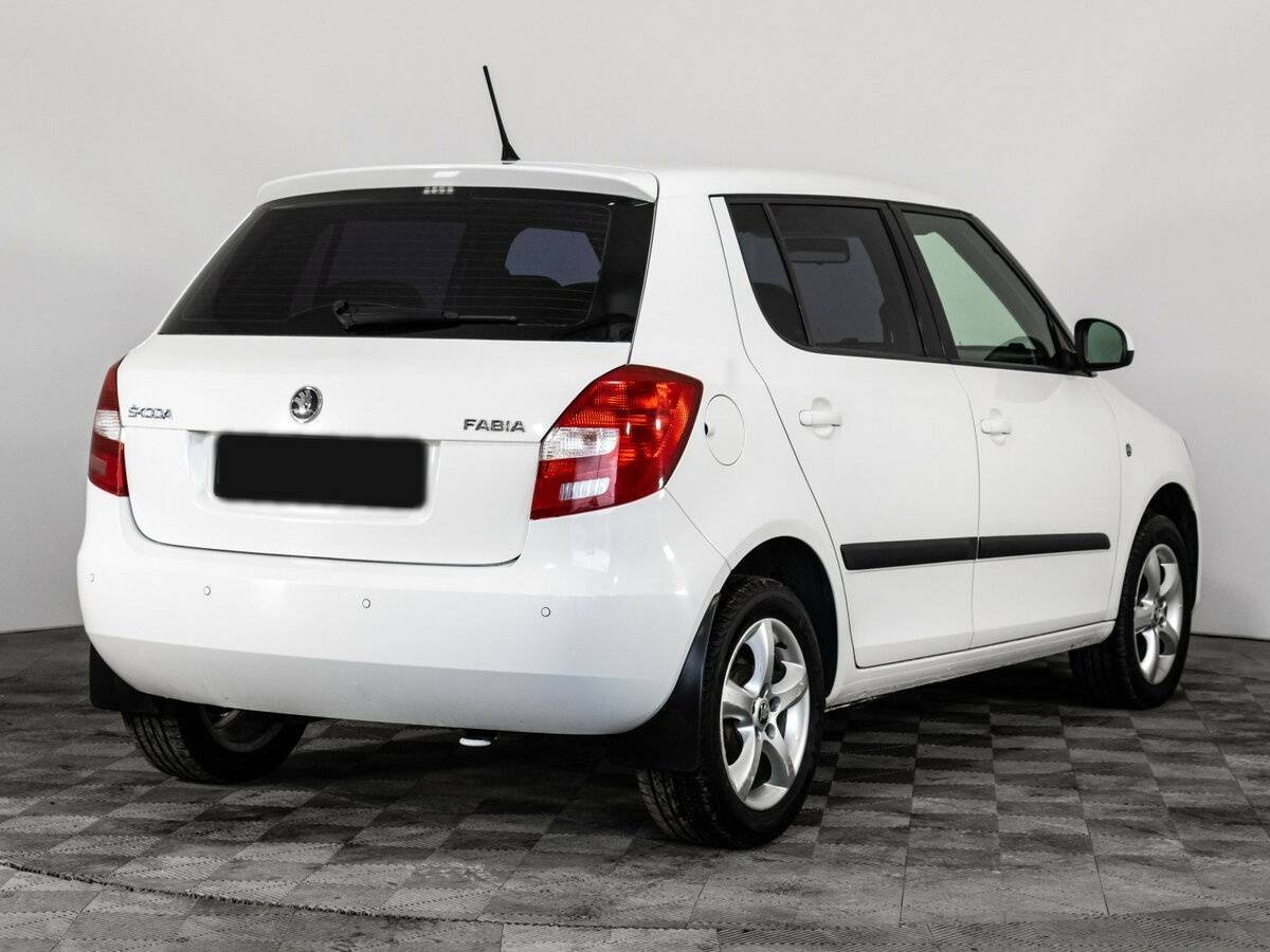 Skoda Fabia с пробегом — 2013 год. Фото: #4