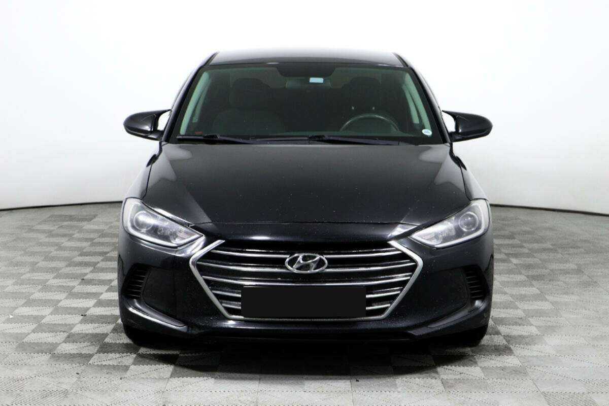 Hyundai Elantra с пробегом — 2018 год. Фото: #1