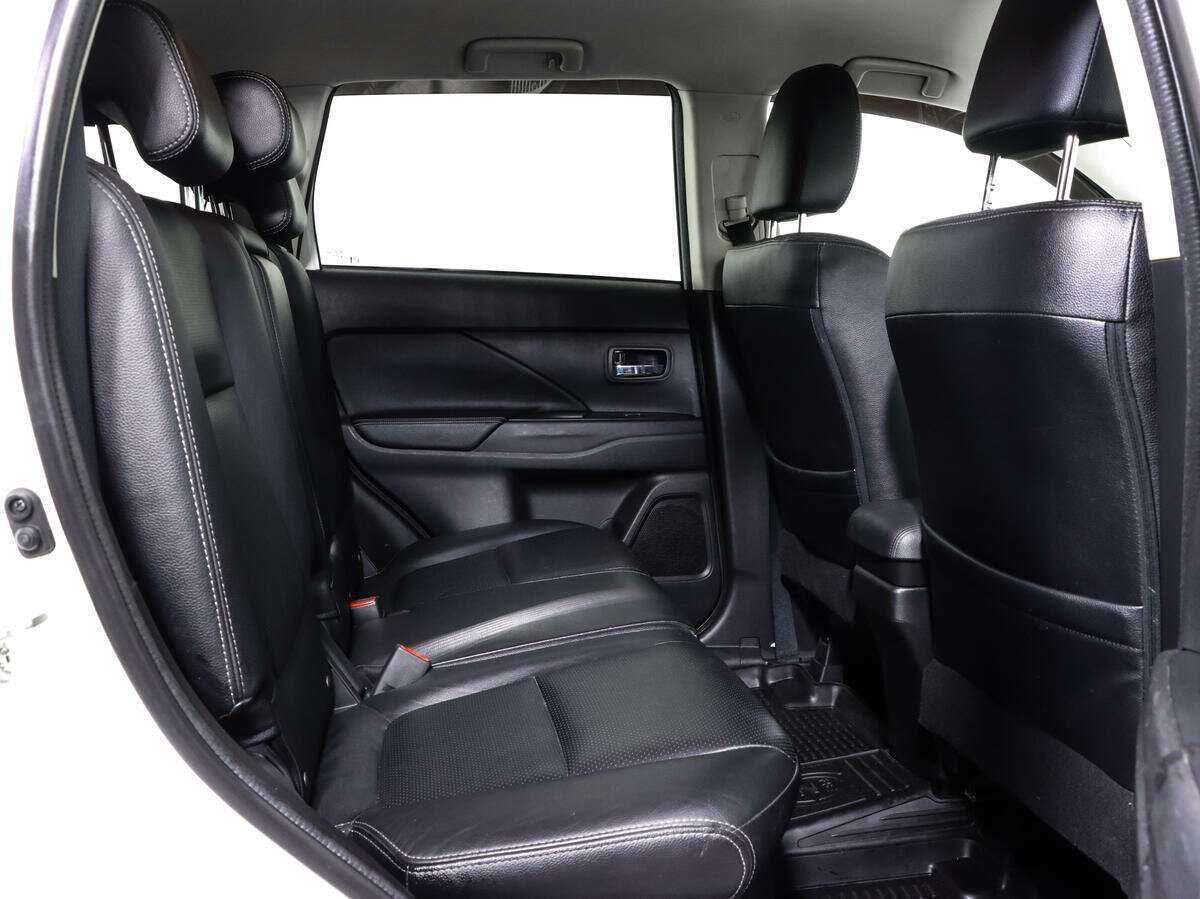 Mitsubishi Outlander с пробегом — 2018 год. Фото: #14
