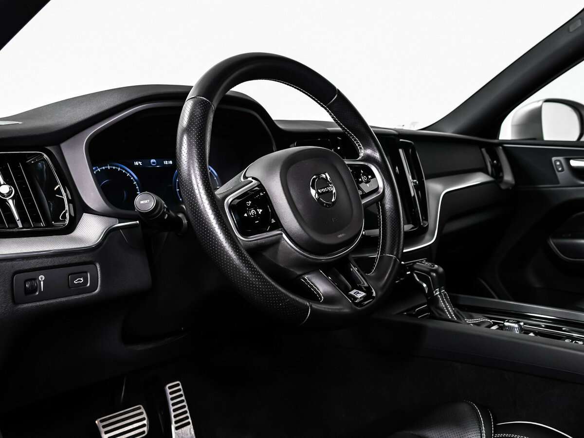 Volvo XC60 с пробегом — 2018 год. Фото: #11