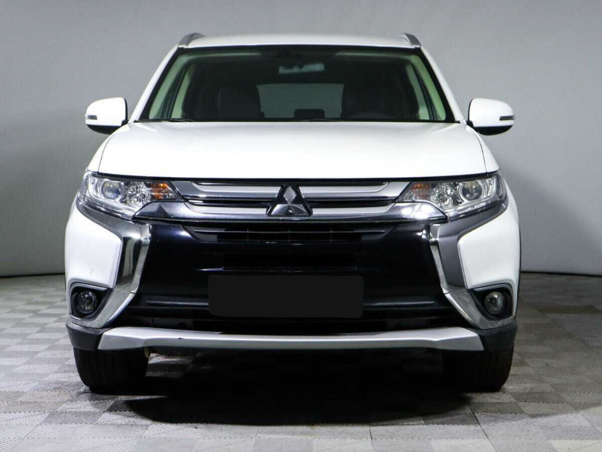Mitsubishi Outlander с пробегом — 2016 год. Фото: #0