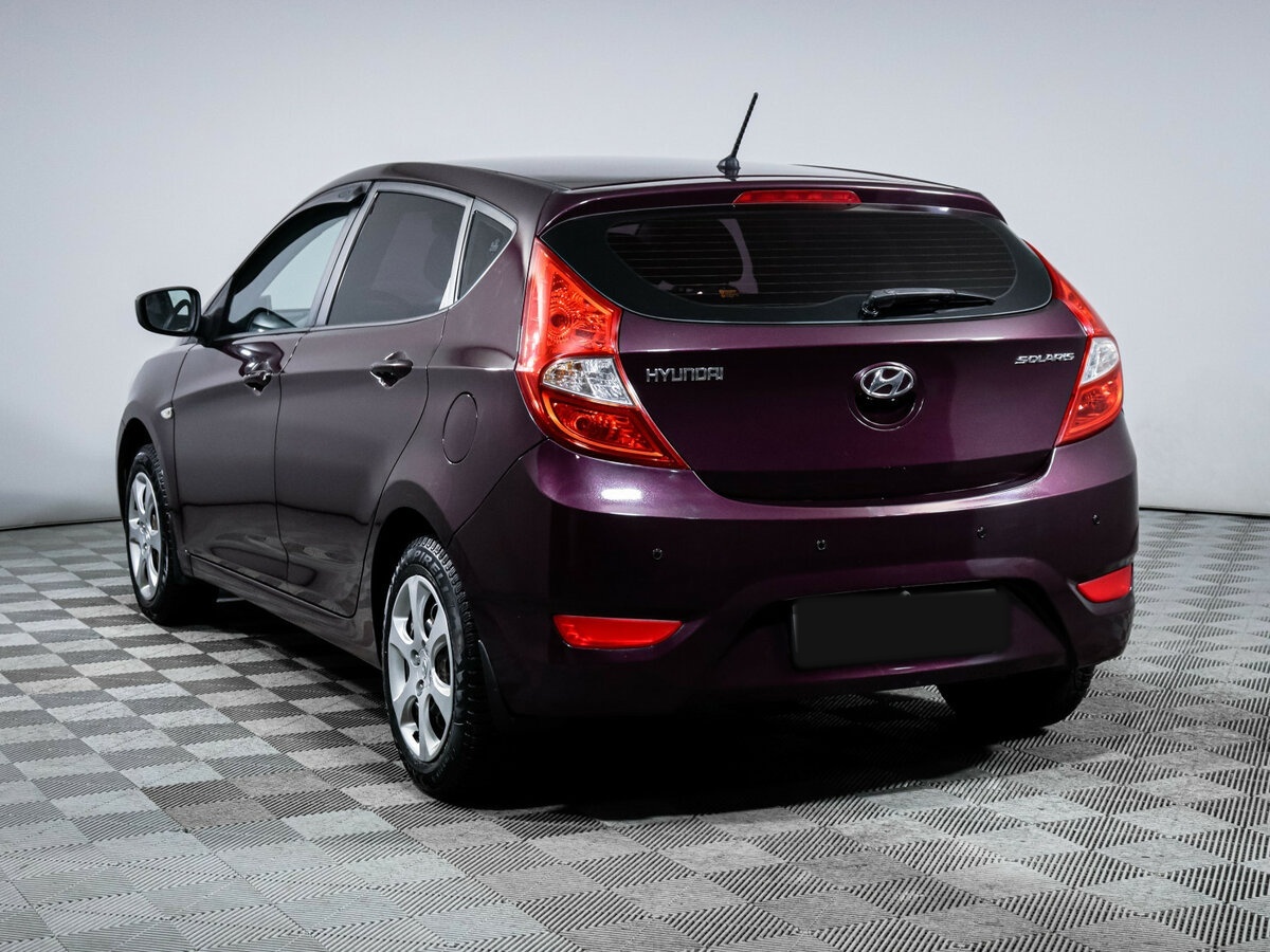 Hyundai Solaris с пробегом — 2013 год. Фото: #5