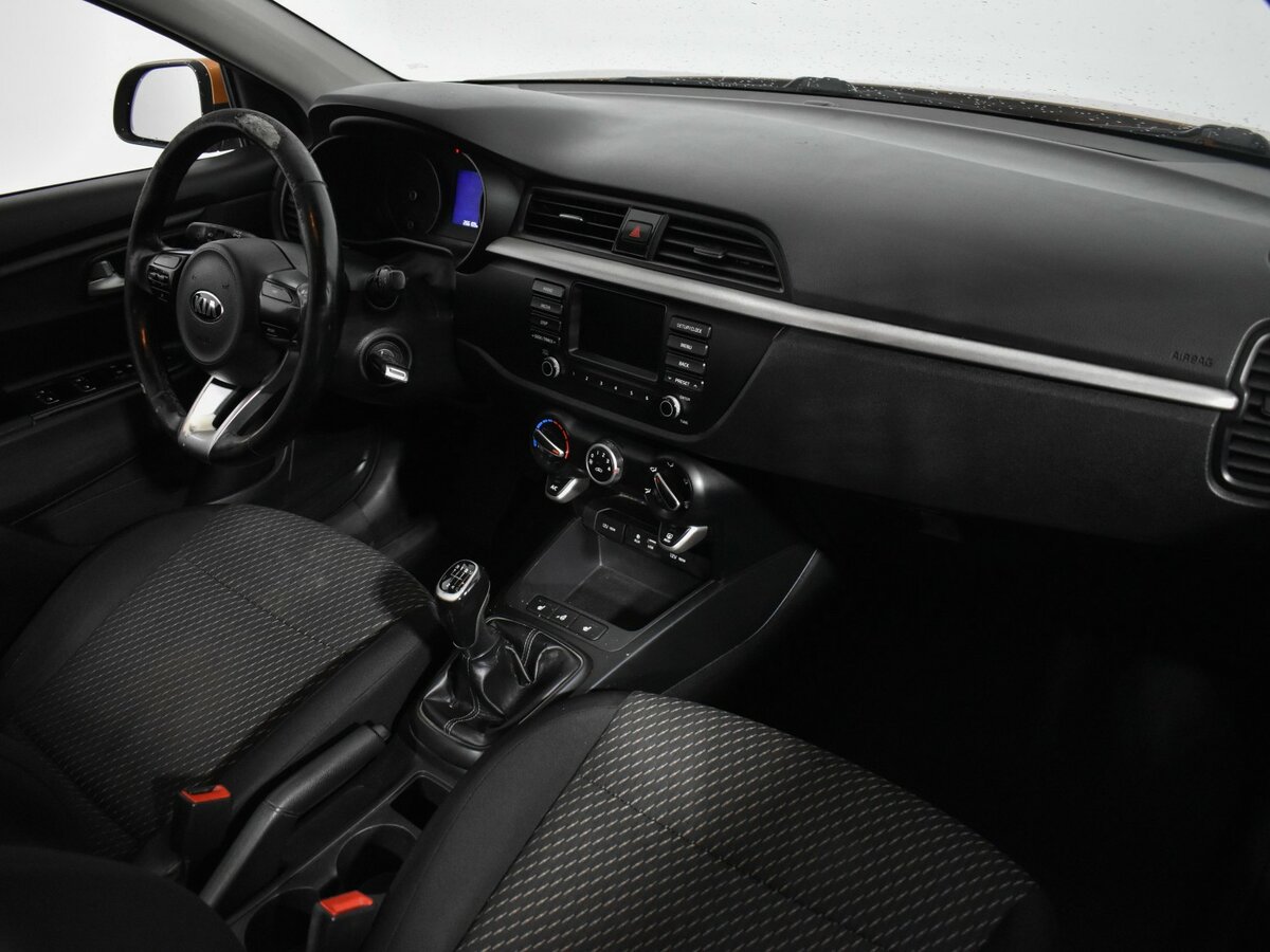 Kia Rio с пробегом — 2017 год. Фото: #11