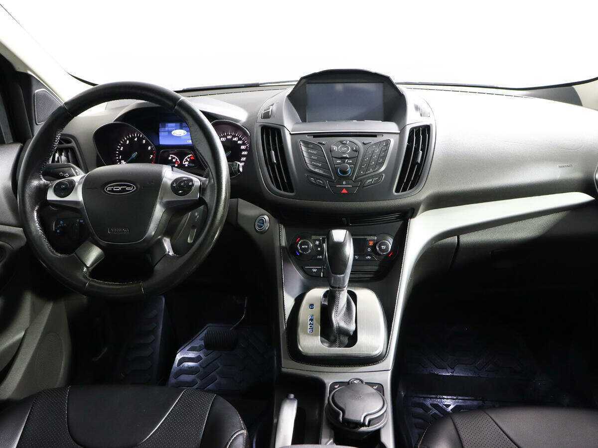 Ford Kuga с пробегом — 2014 год. Фото: #11