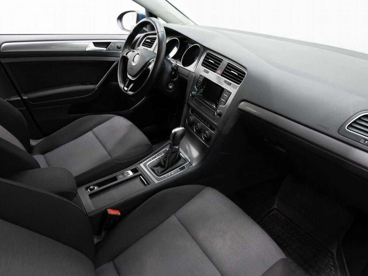Volkswagen Golf с пробегом — 2013 год. Фото: #10