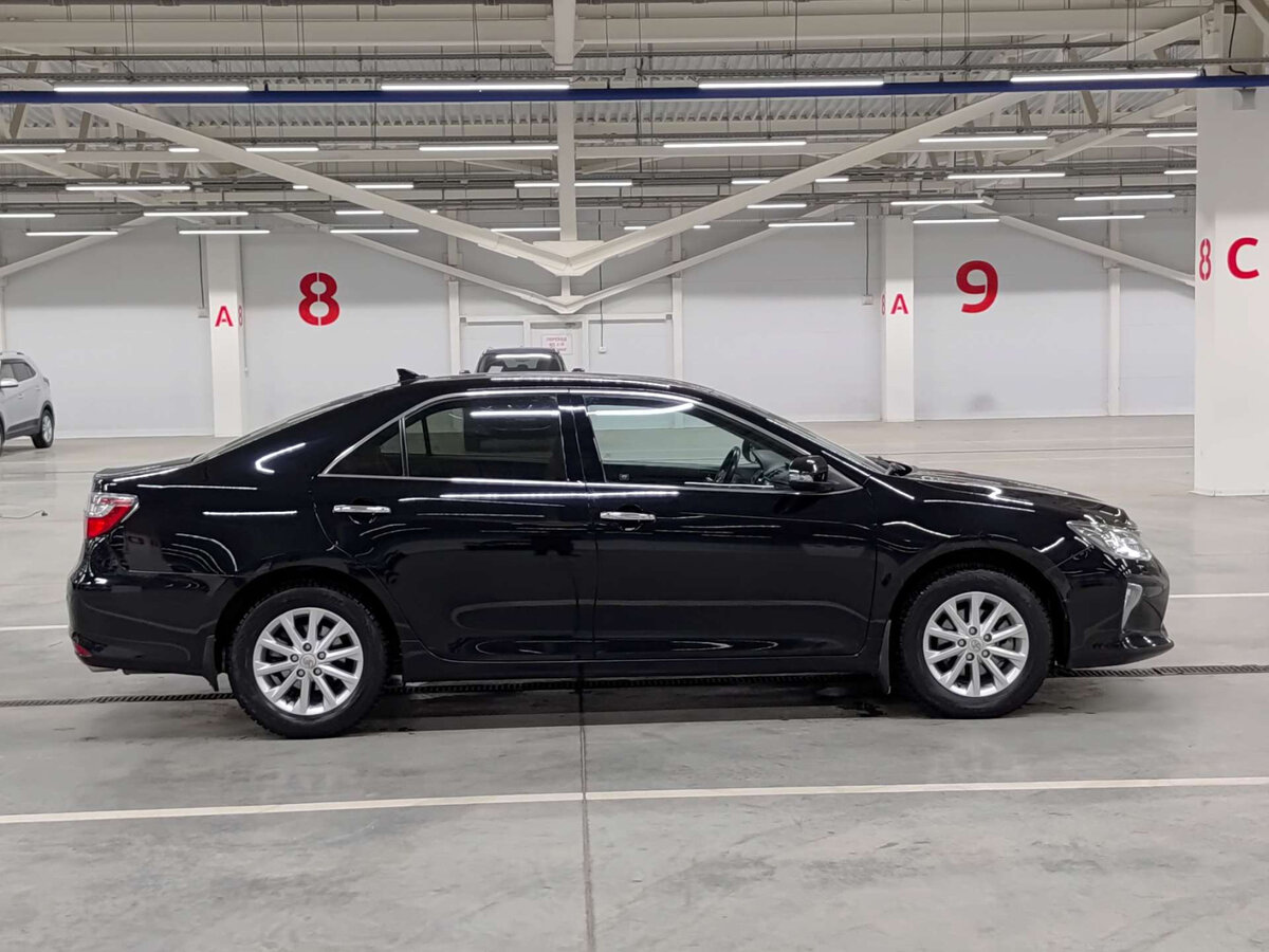 Toyota Camry с пробегом — 2018 год. Фото: #3