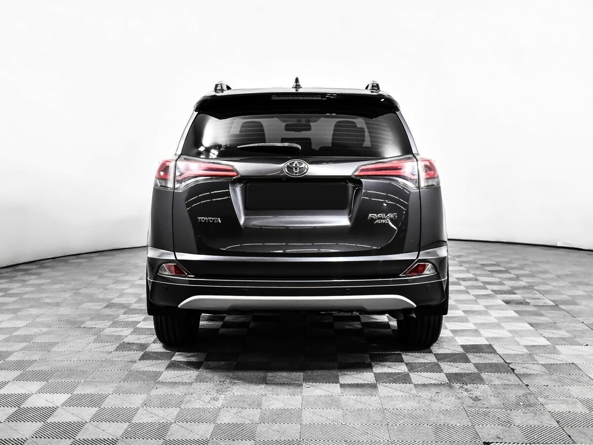 Toyota RAV4 с пробегом — 2016 год. Фото: #4