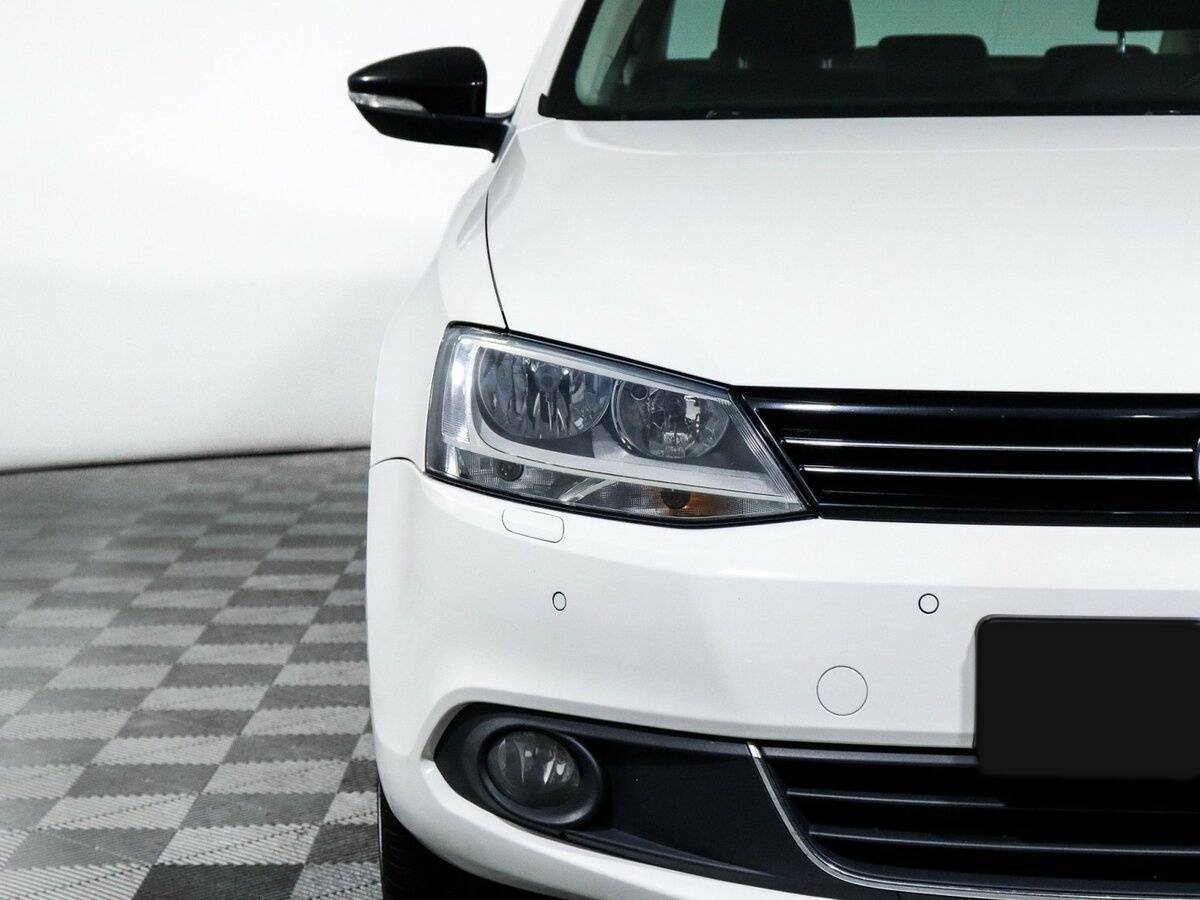 Volkswagen Jetta с пробегом — 2014 год. Фото: #14