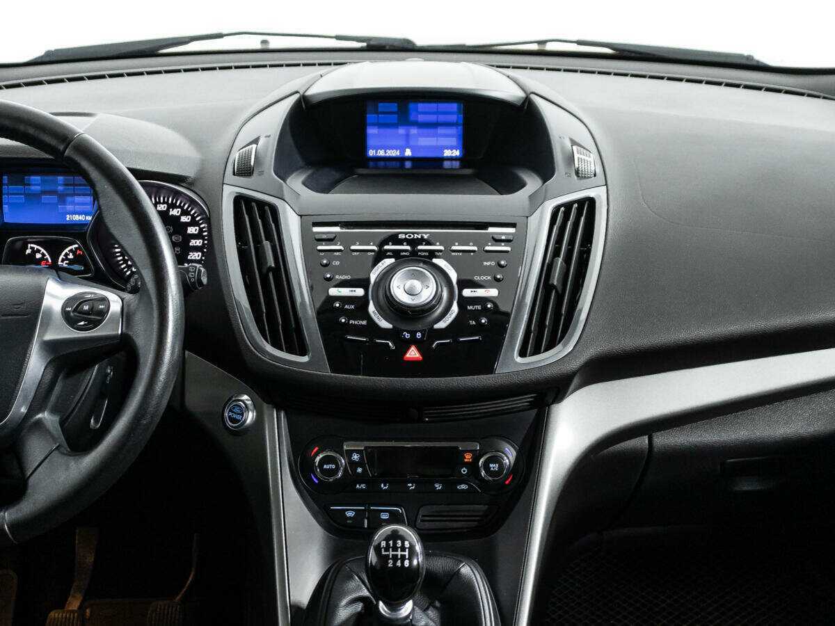 Ford Kuga с пробегом — 2013 год. Фото: #13