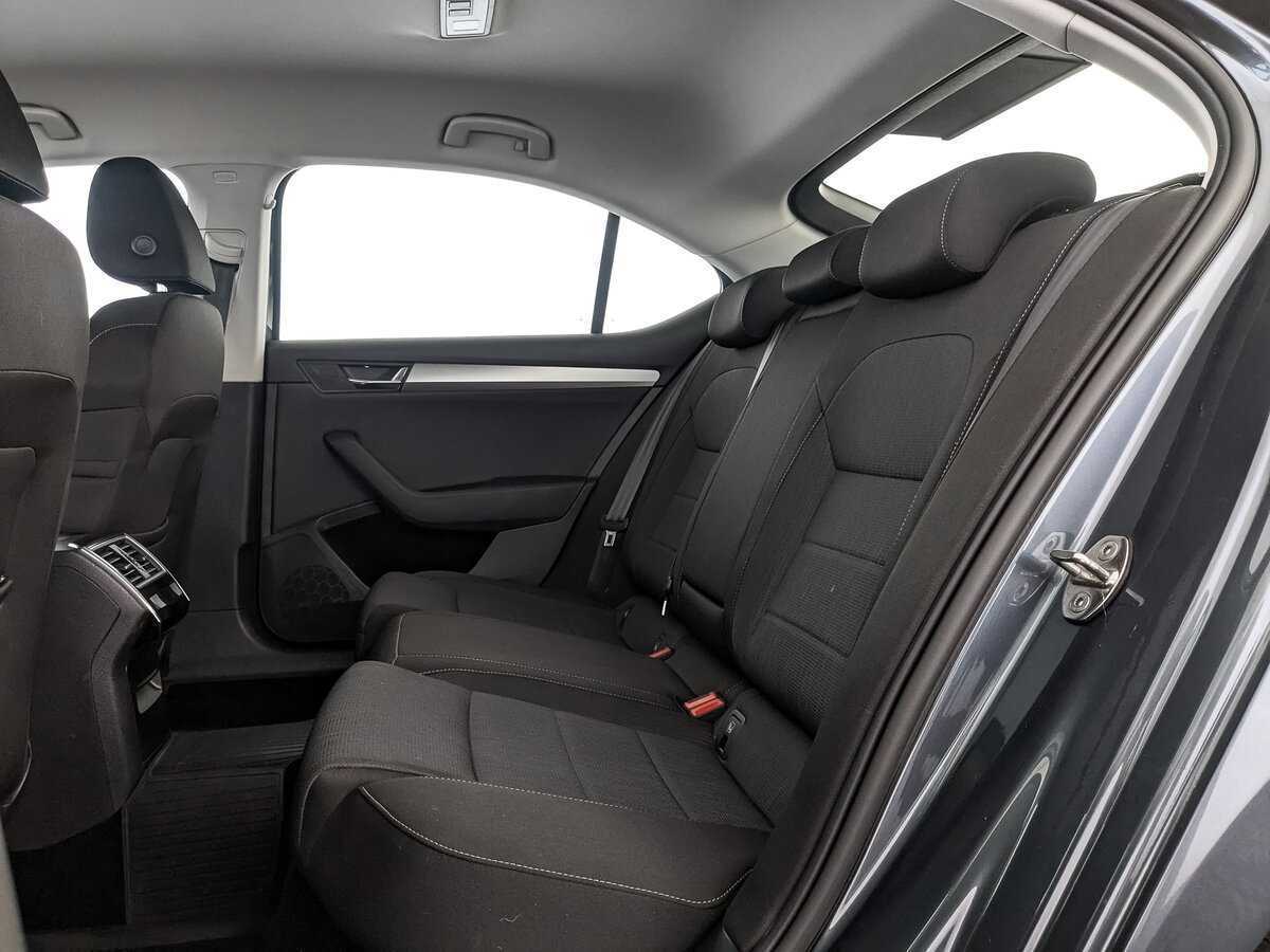 Skoda Superb с пробегом — 2019 год. Фото: #17