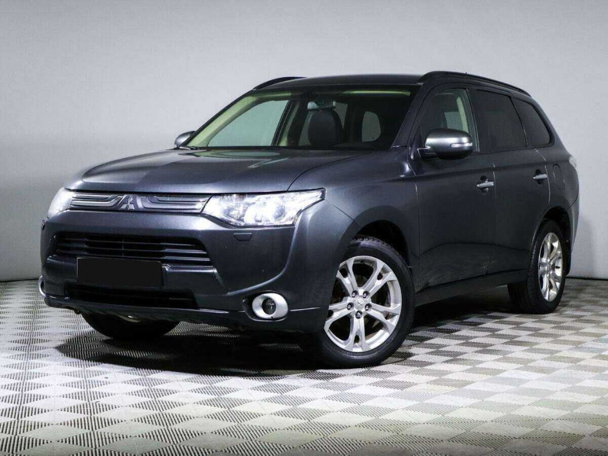 Mitsubishi Outlander с пробегом — 2013 год. Фото: #0
