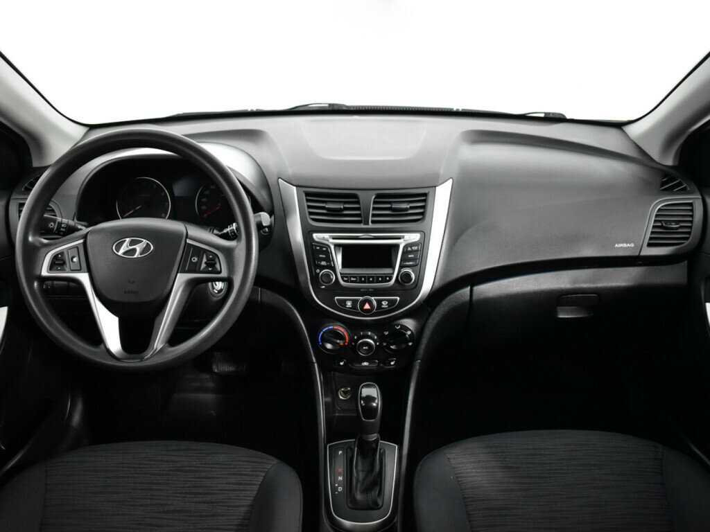 Hyundai Solaris с пробегом — 2015 год. Фото: #11