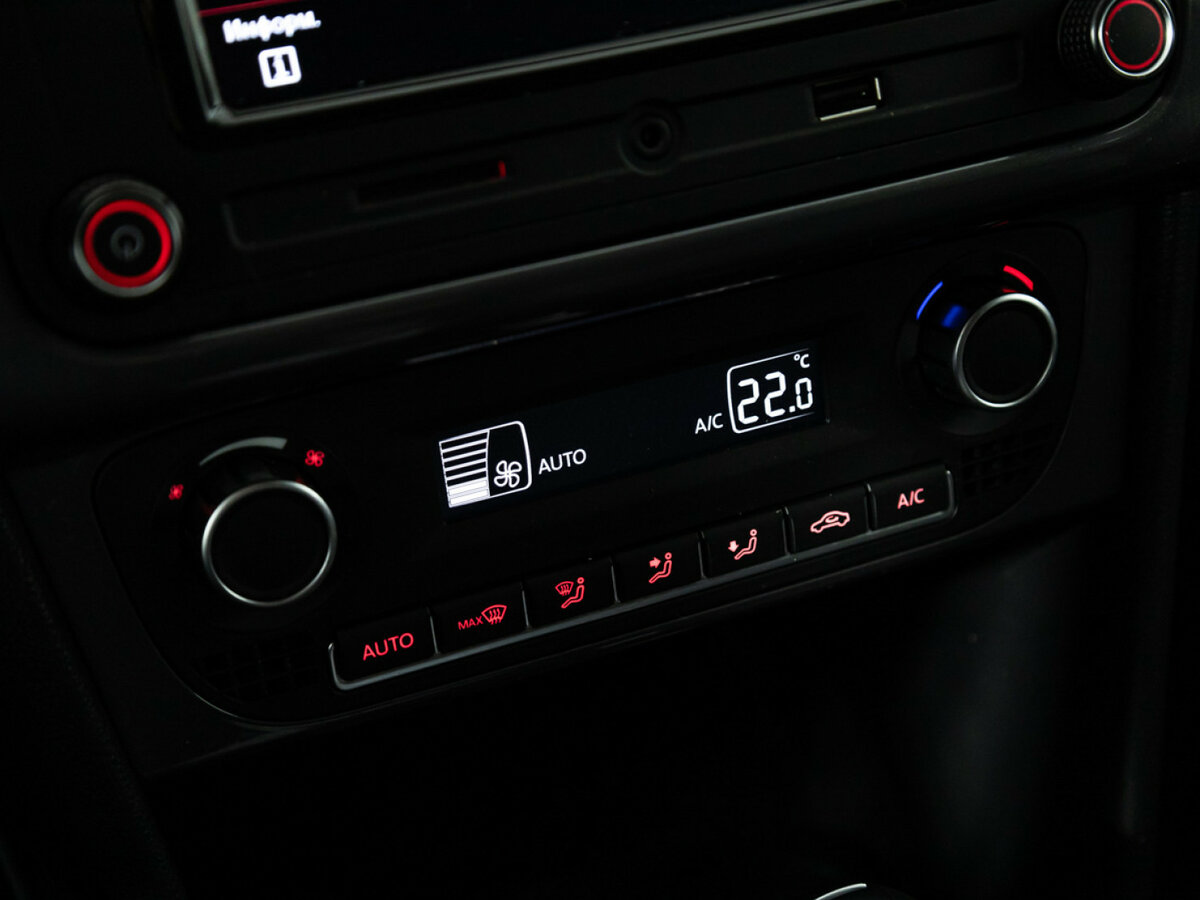 Volkswagen Polo с пробегом — 2018 год. Фото: #15