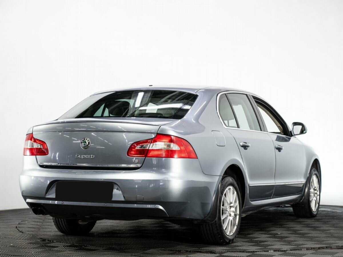 Skoda Superb с пробегом — 2012 год. Фото: #3