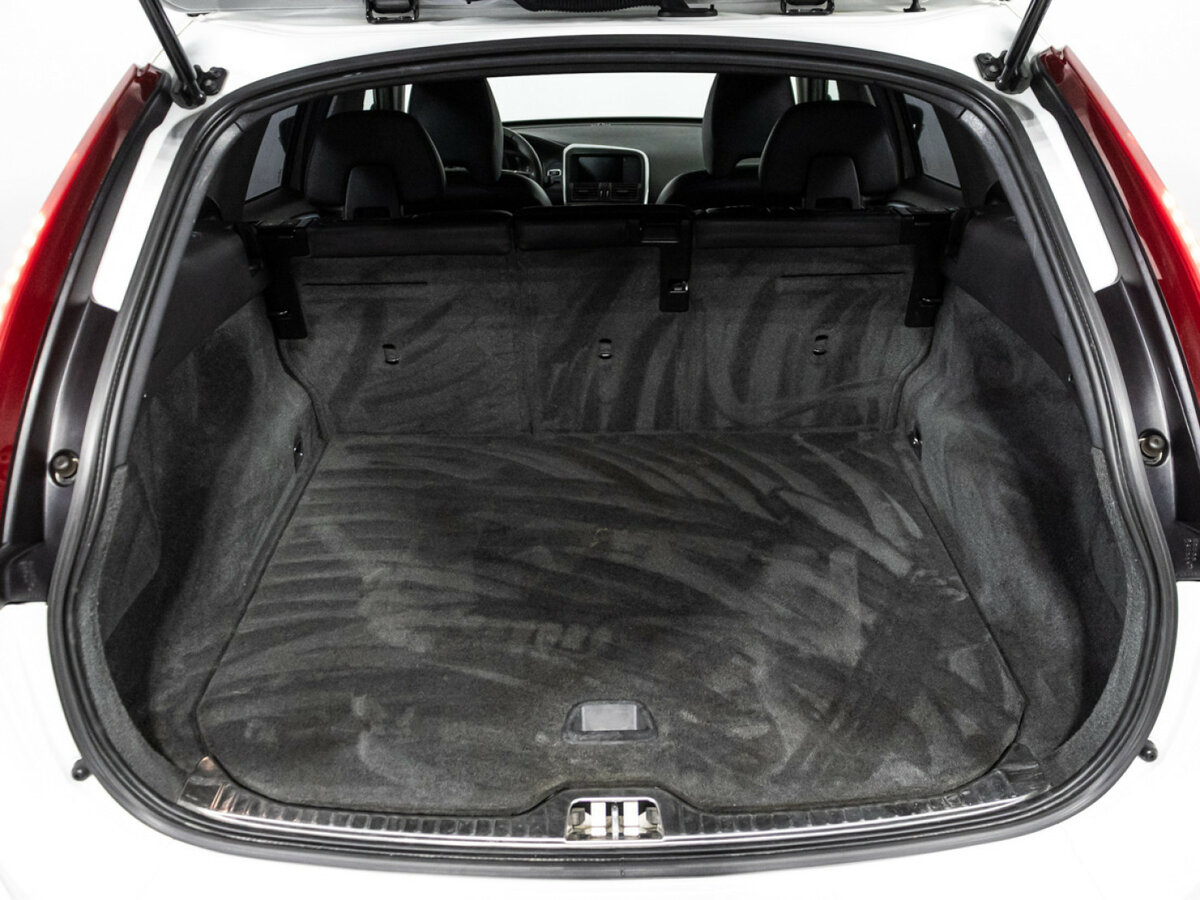 Volvo XC60 с пробегом — 2014 год. Фото: #14