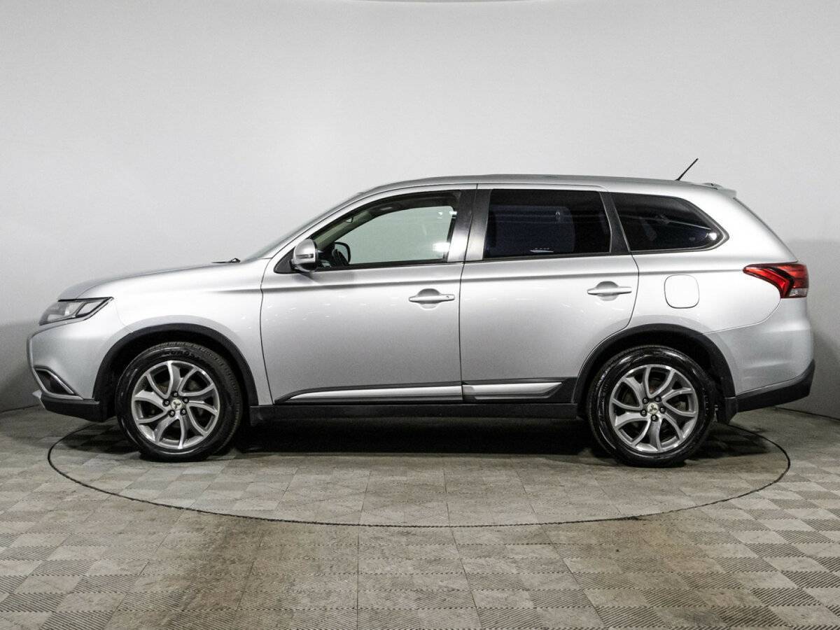 Mitsubishi Outlander с пробегом — 2016 год. Фото: #7