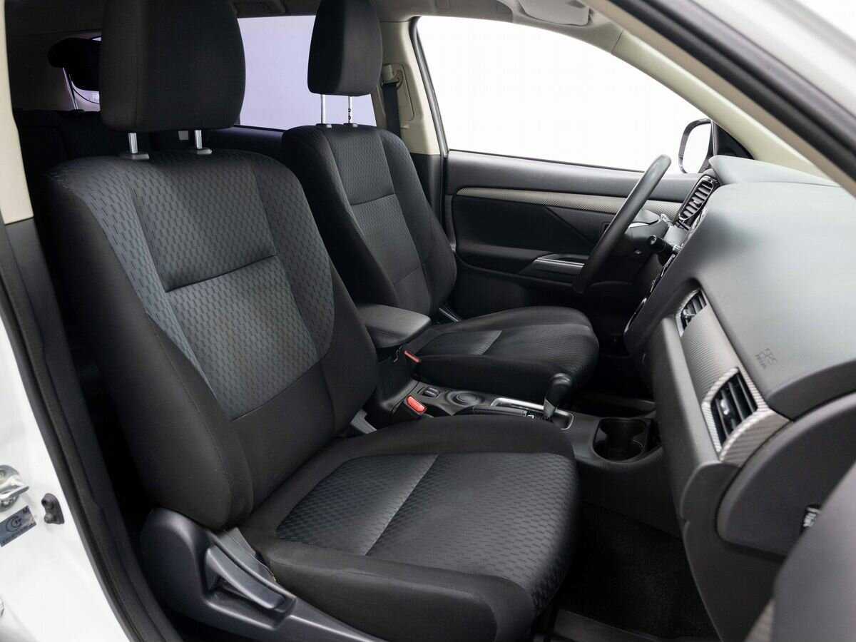 Mitsubishi Outlander с пробегом — 2014 год. Фото: #11