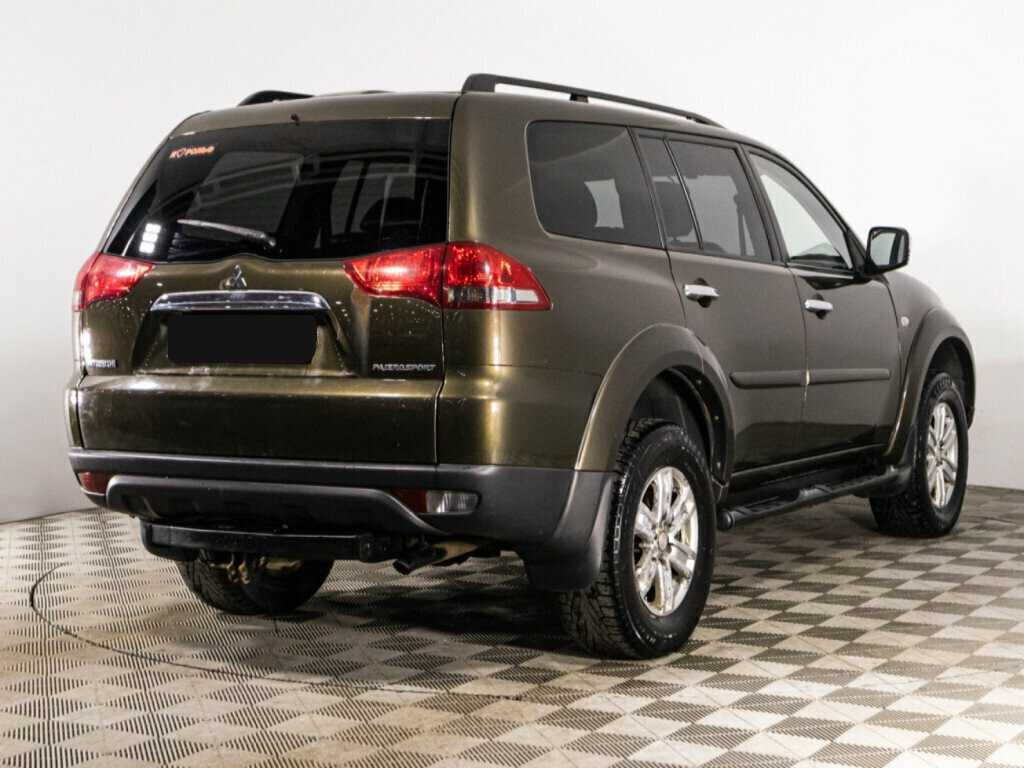 Mitsubishi Pajero Sport с пробегом — 2014 год. Фото: #4