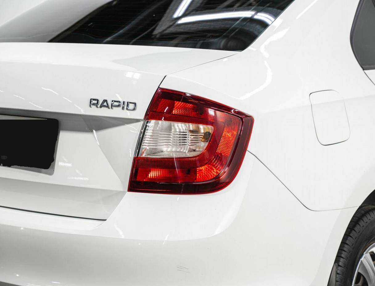 Skoda Rapid с пробегом — 2017 год. Фото: #9