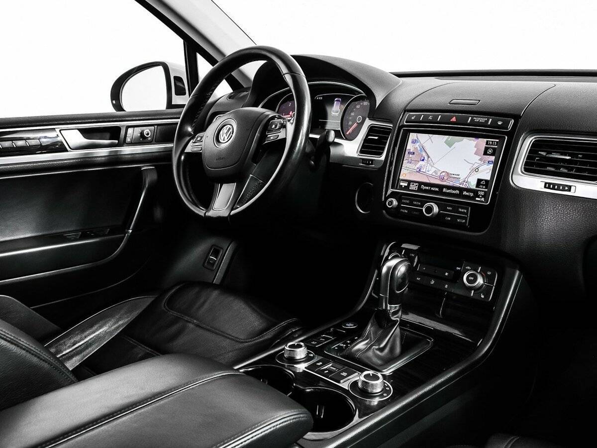Volkswagen Touareg с пробегом — 2014 год. Фото: #8