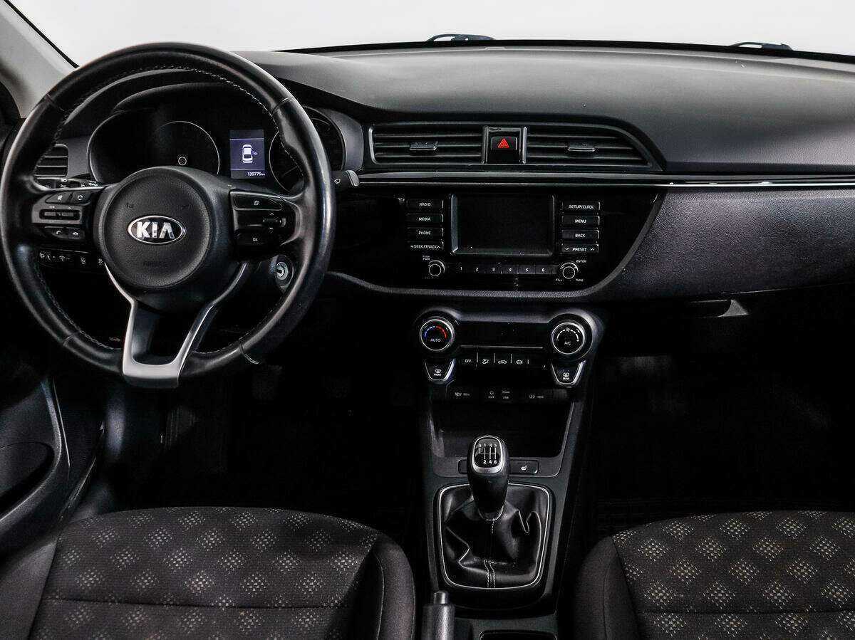 Kia Rio с пробегом — 2017 год. Фото: #11