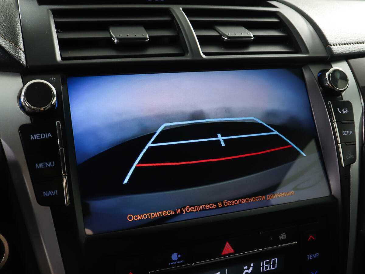 Toyota Camry с пробегом — 2017 год. Фото: #18