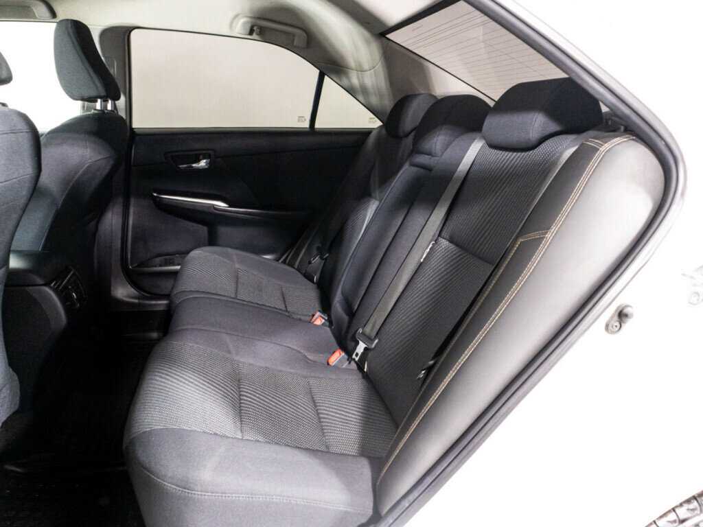Toyota Camry с пробегом — 2018 год. Фото: #9