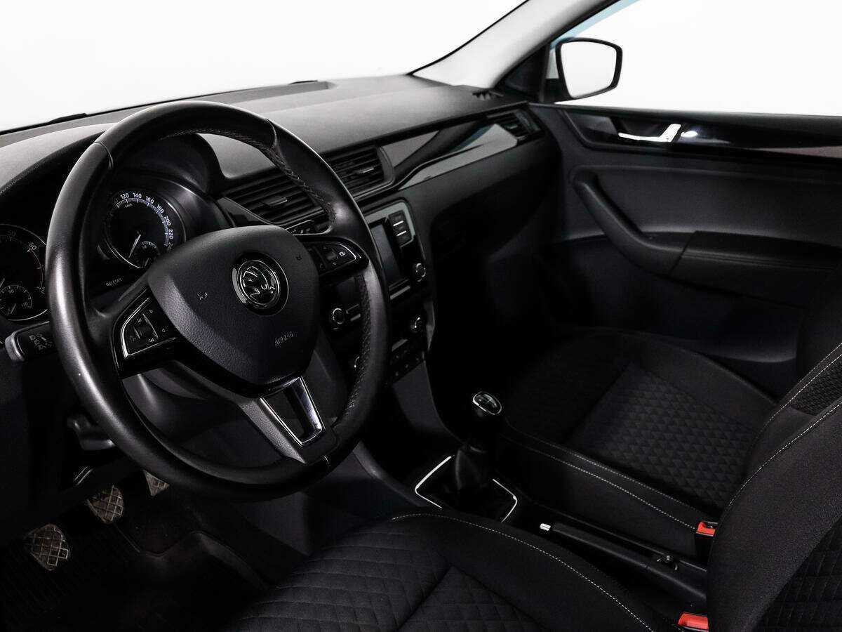 Skoda Rapid с пробегом — 2017 год. Фото: #5