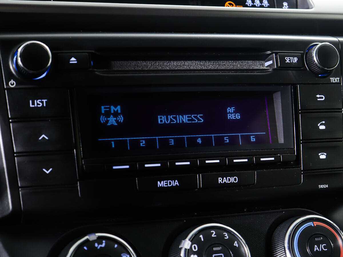 Toyota RAV4 с пробегом — 2016 год. Фото: #17