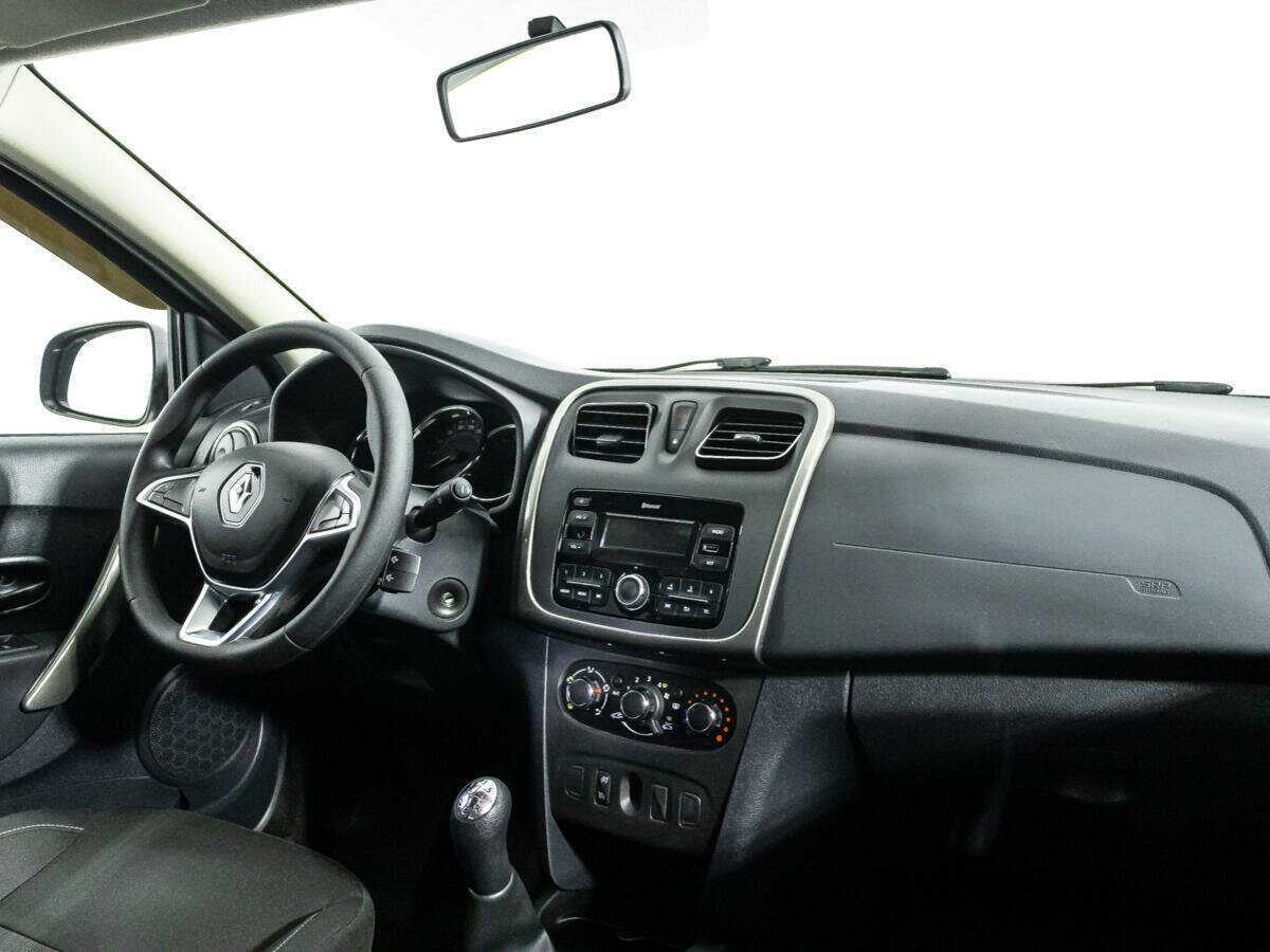Renault Sandero с пробегом — 2019 год. Фото: #8