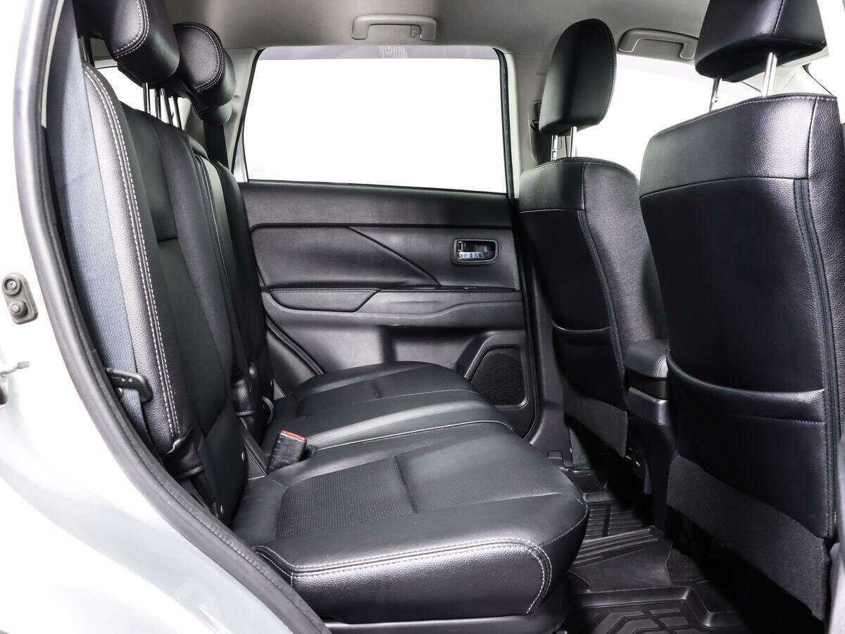 Mitsubishi Outlander с пробегом — 2018 год. Фото: #12