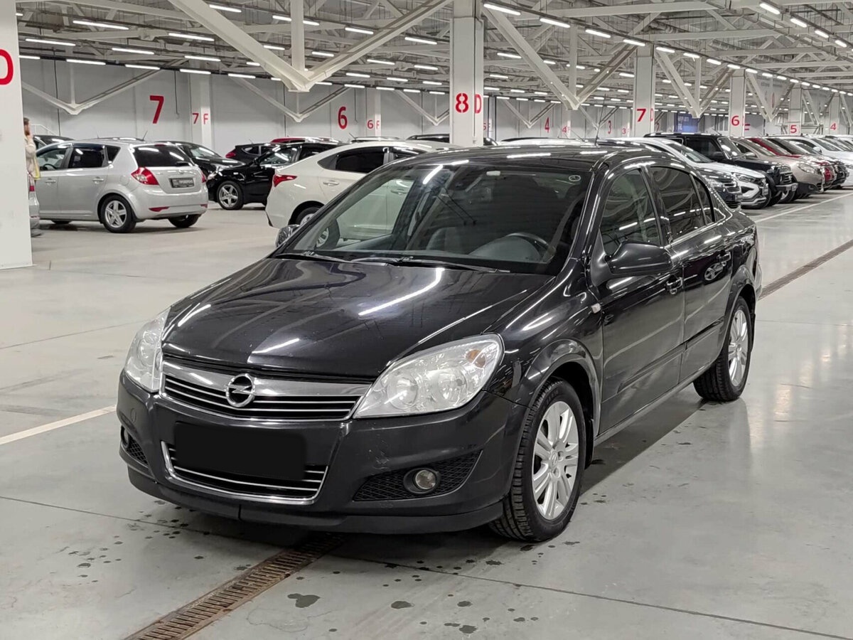 Opel Astra с пробегом — 2012 год. Фото: #0