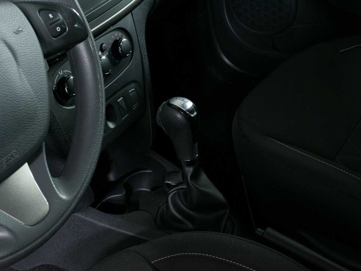 Renault Sandero с пробегом — 2018 год. Фото: #13