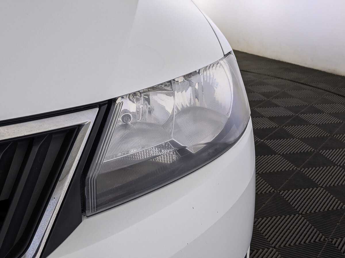 Skoda Rapid с пробегом — 2017 год. Фото: #10